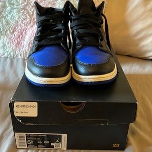 Jordan 1 MID